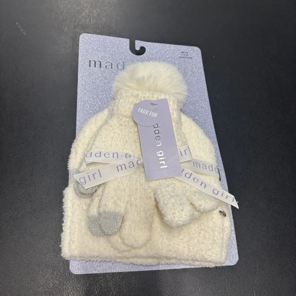 Madden Girl Faux‎ Fur 2 Piece Set White Hat Gloves One Size New With Tags